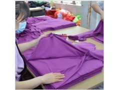 深圳服装厂【富华服装】生产出一款可以穿到各种场合的广告衫